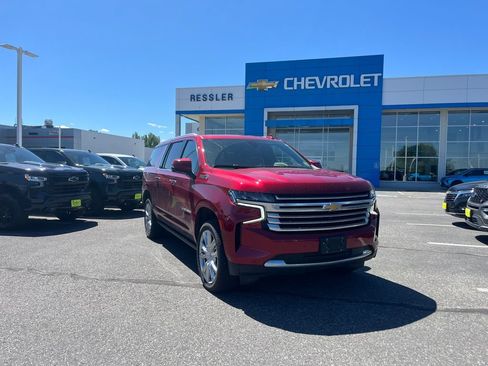Used 2021 Chevrolet Suburban High Country AWD/4WD image 1