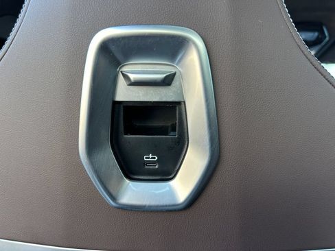 Used 2025 BMW 740i xDrive AWD/4WD image 26