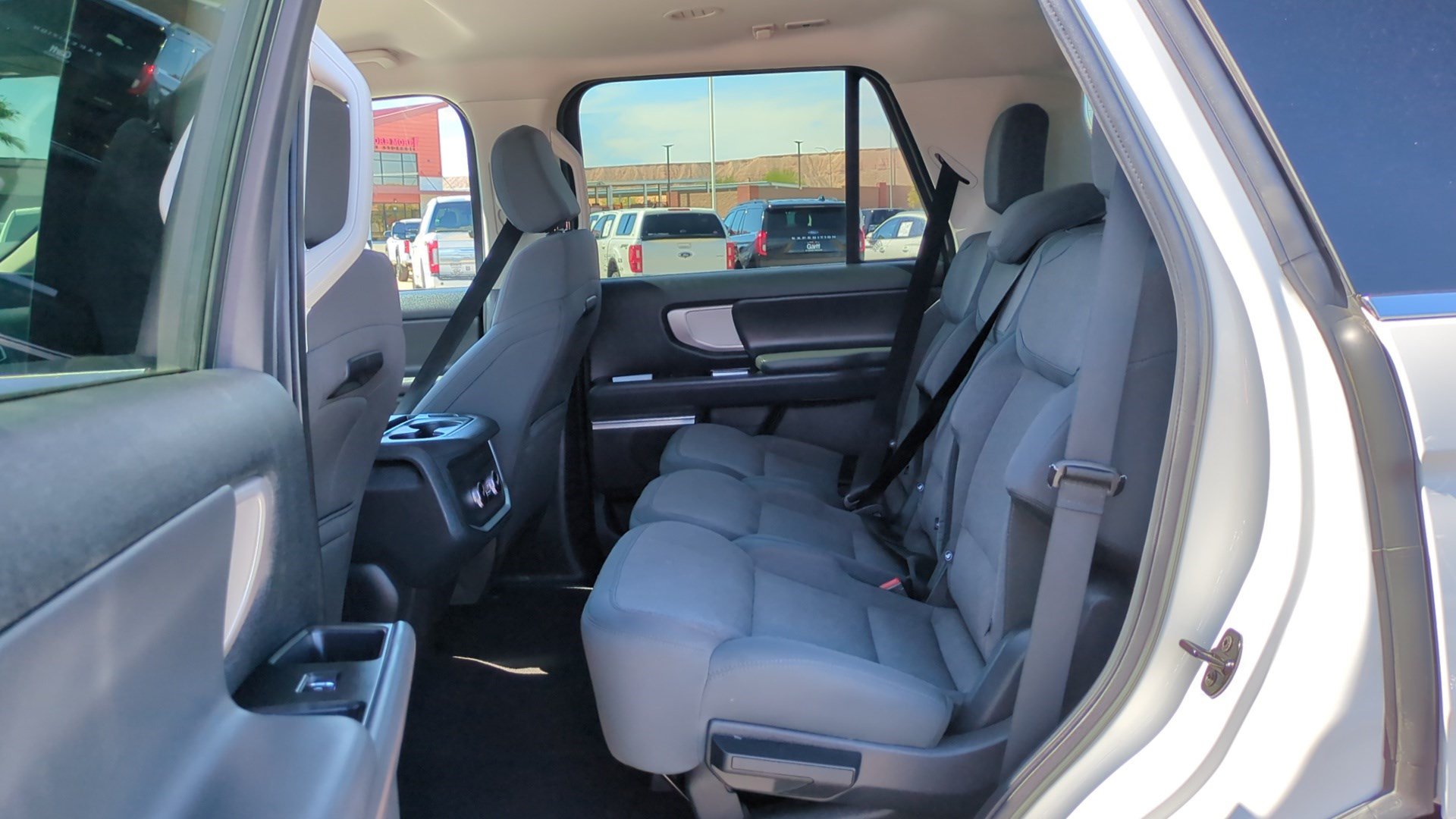 Used 2025 Ford Expedition Active RWD image 29