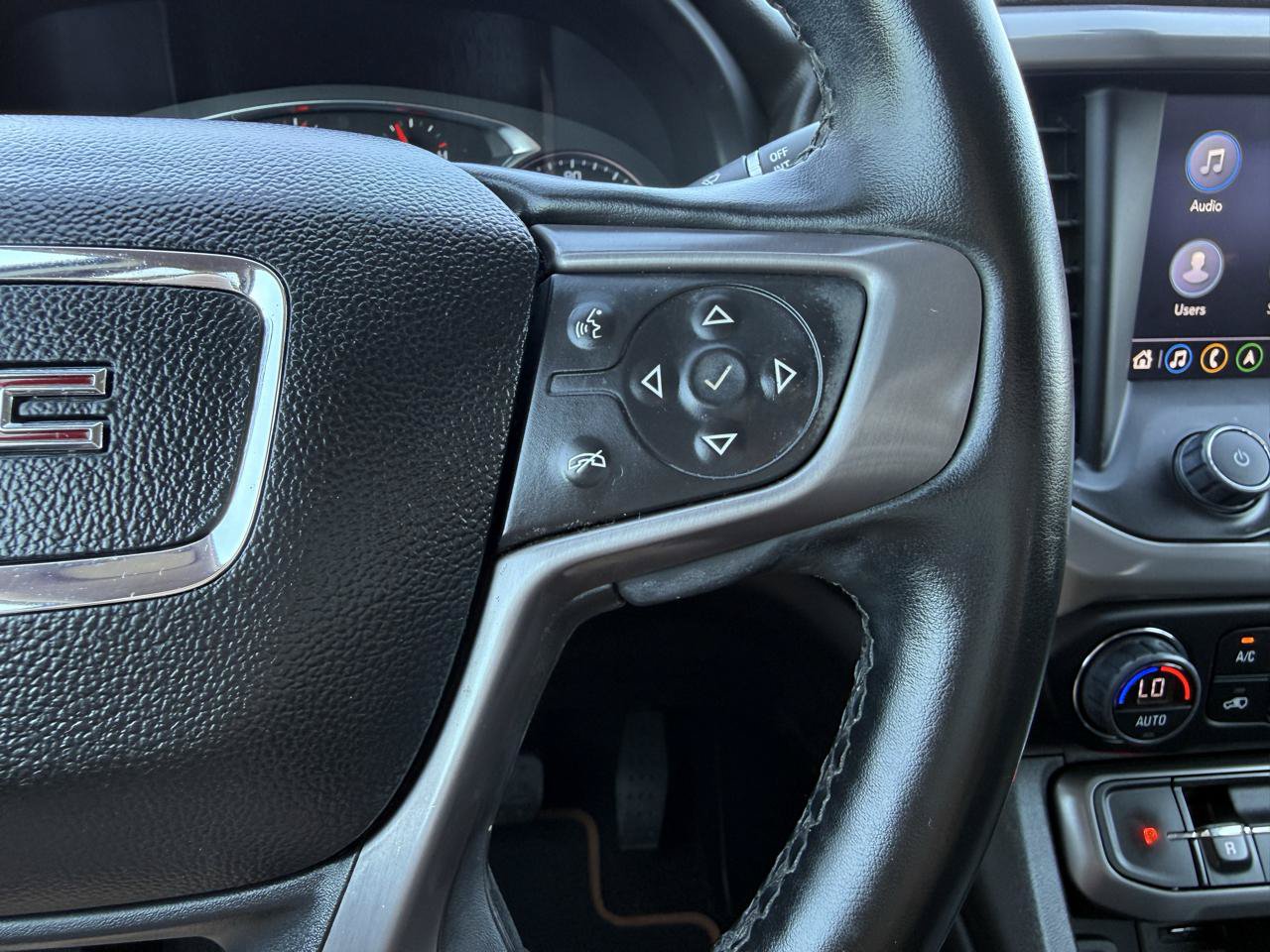 Used 2023 GMC Acadia AT4 w/ Preferred Package AWD/4WD image 27