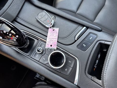 Used 2025 Cadillac XT5 Premium Luxury image 33