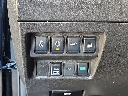 Used 2020 Nissan Rogue SV image 24