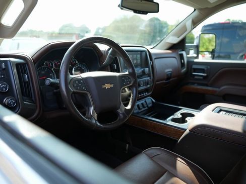 Used 2017 Chevrolet Silverado 3500 High Country w/ Duramax Plus Package image 9