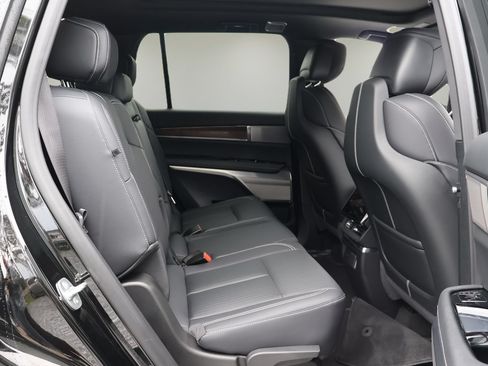 Certified 2026 Cadillac Vistiq Luxury AWD/4WD image 19