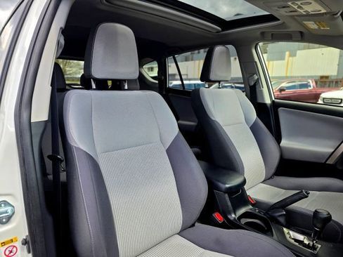 Used 2015 Toyota RAV4 XLE AWD/4WD image 31