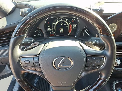 Certified 2022 Lexus LS 500 AWD w/ Interior Upgrade Package image 22