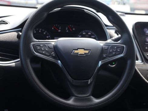 Used 2025 Chevrolet Malibu LS FWD image 28