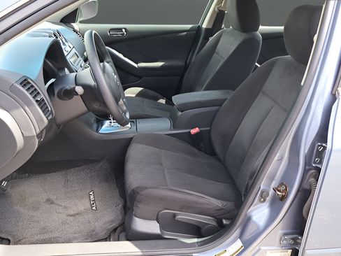 Used 2010 Nissan Altima 2.5 S FWD image 11