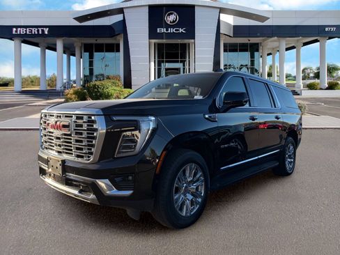 Used 2025 GMC Yukon XL Denali AWD/4WD image 4
