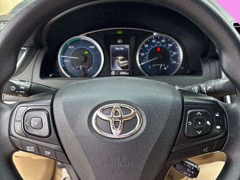 Used 2016 Toyota Camry LE image 7