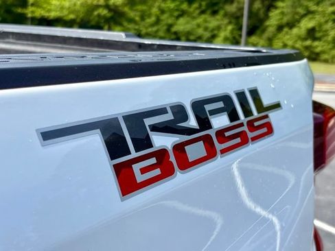 Used 2020 Chevrolet Silverado 1500 LT Trail Boss AWD/4WD image 16