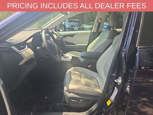 Used 2023 Toyota RAV4 XLE Premium AWD/4WD image 27