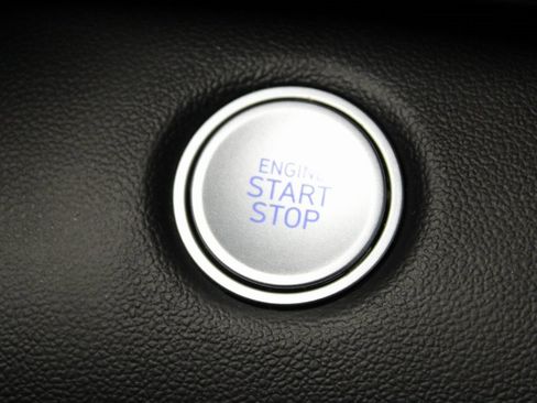 Used 2023 Hyundai Elantra SEL image 29