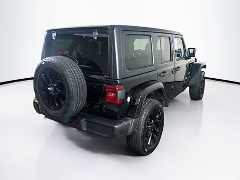 Used 2024 Jeep Wrangler Unlimited Sahara AWD/4WD image 9