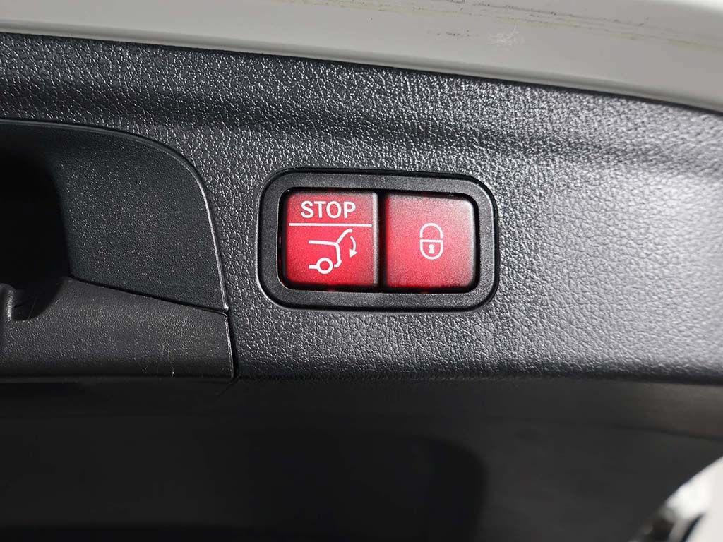 Used 2024 Mercedes-Benz GLE 450 4MATIC w/ AMG Line Exterior image 23