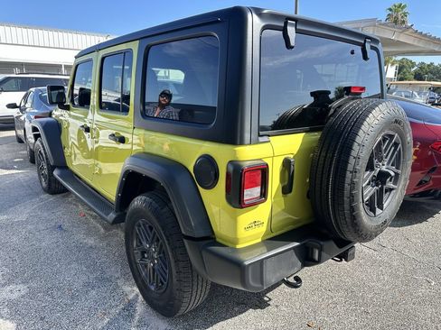 Used 2024 Jeep Wrangler Unlimited Sport AWD/4WD image 6
