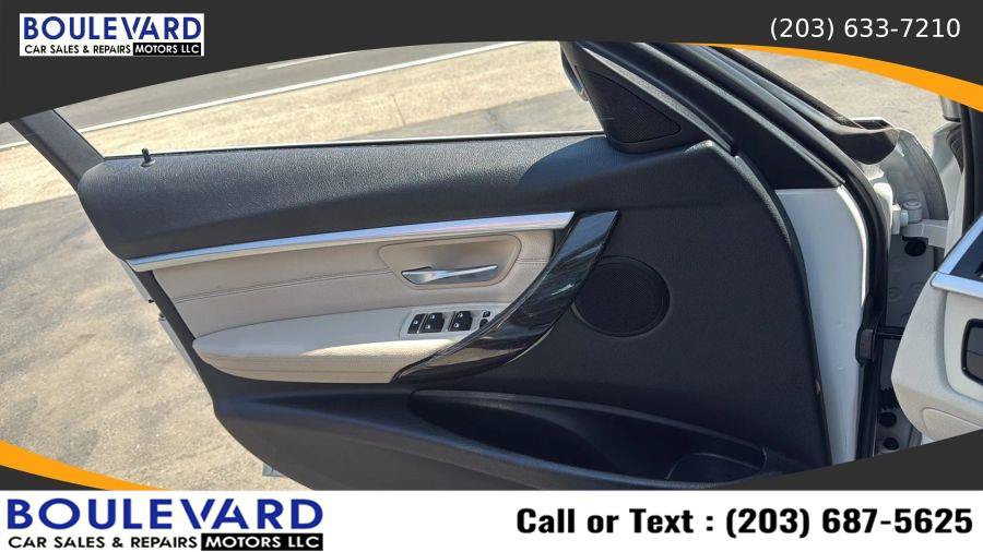 Used 2017 BMW 330i xDrive Sedan AWD/4WD image 25