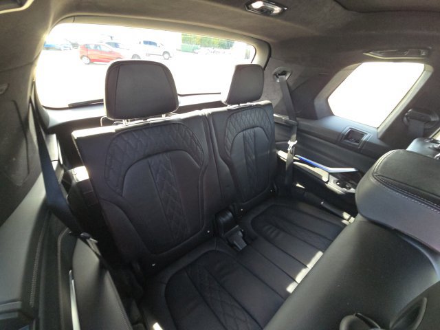 Used 2021 BMW X7 M50i AWD/4WD image 20