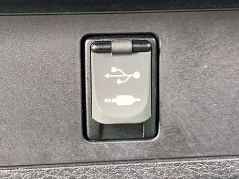 Used 2017 Toyota Tacoma SR5 w/ Tow Package image 29