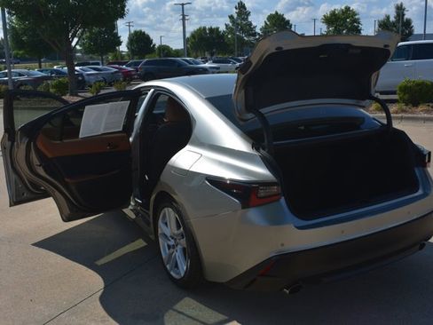 Used 2023 Lexus IS 300 w/ Comfort Package RWD image 16