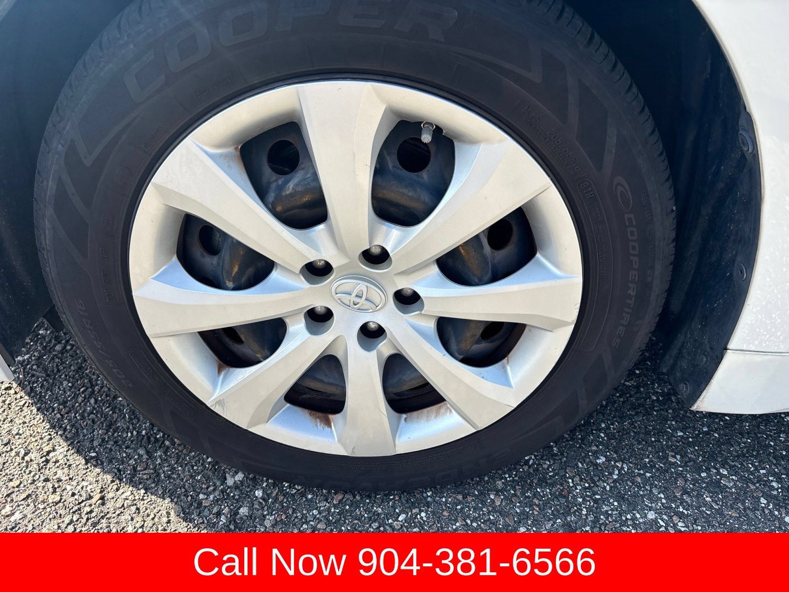 Used 2022 Toyota Corolla LE FWD image 11