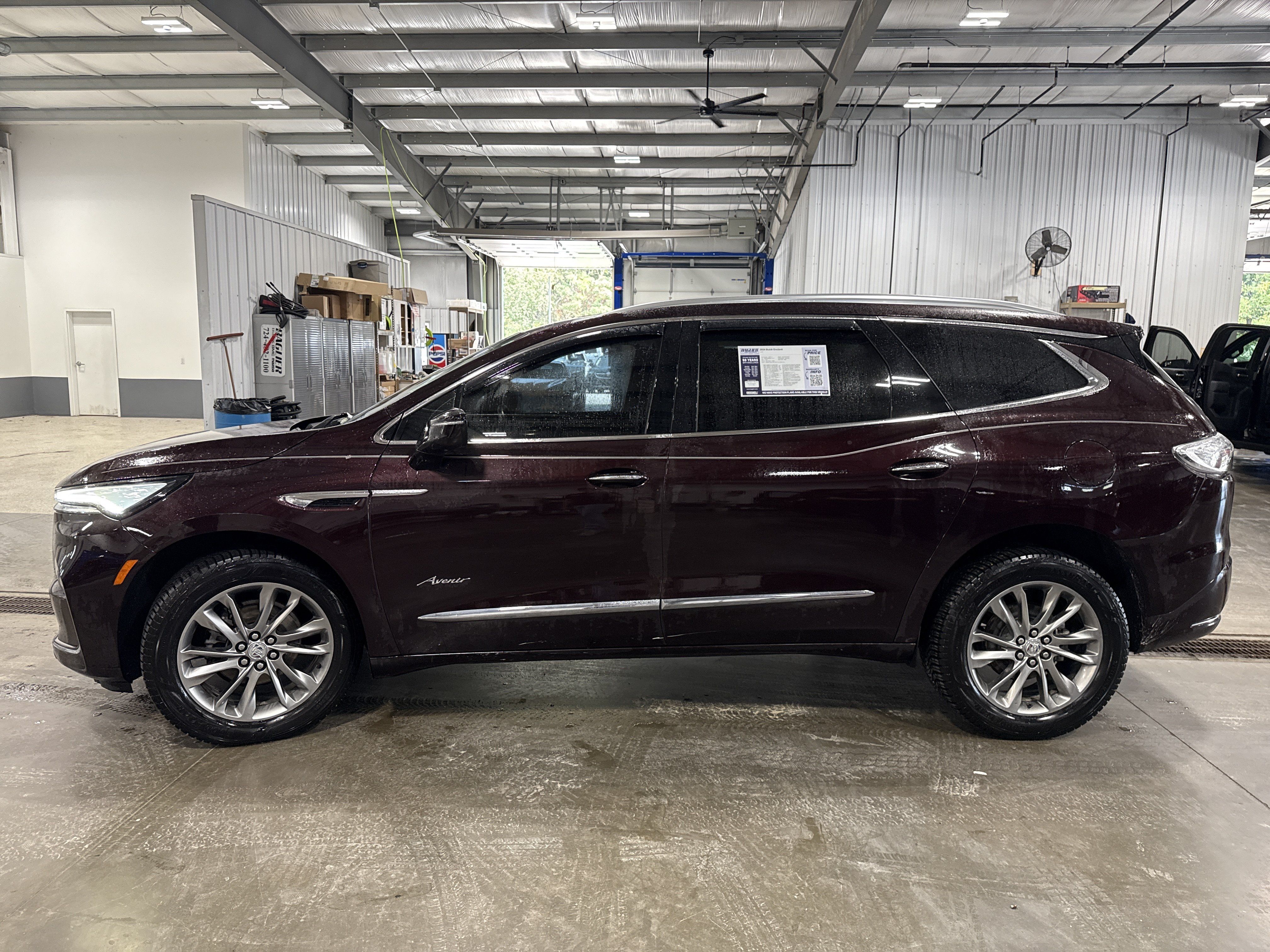 Used 2024 Buick Enclave Avenir w/ Avenir Technology Package AWD/4WD image 5