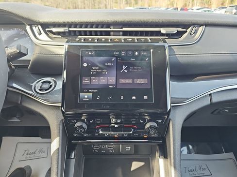 Used 2023 Jeep Grand Cherokee Laredo w/ Luxury Tech Group I image 24