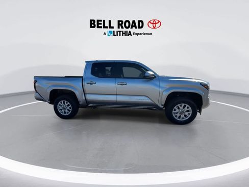 Used 2025 Toyota Tacoma SR5 image 9