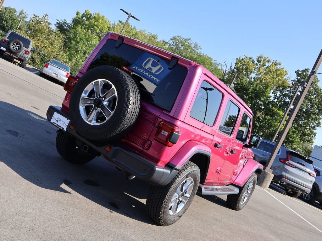 Used 2022 Jeep Wrangler Unlimited Sahara w/ LED Lighting Group AWD/4WD image 7