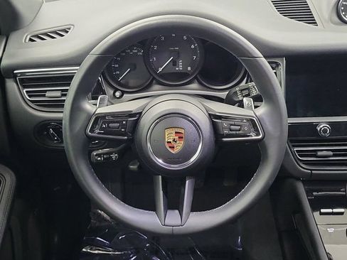 Used 2024 Porsche Macan AWD/4WD image 17