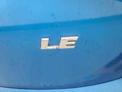 Used 2018 Toyota RAV4 LE image 12