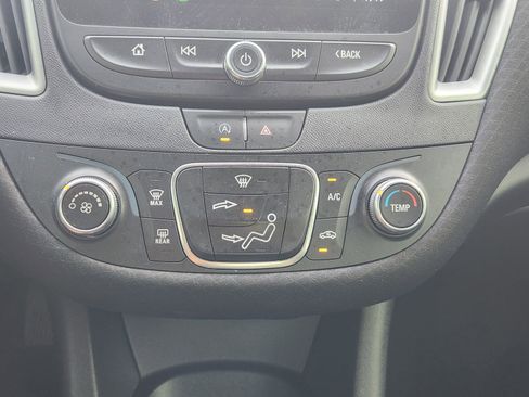 Used 2021 Chevrolet Malibu LS FWD image 22