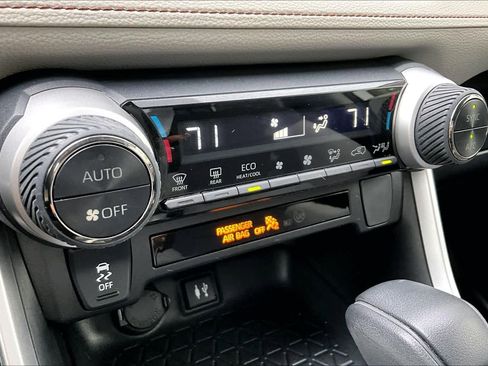 Used 2019 Toyota RAV4 XLE image 34