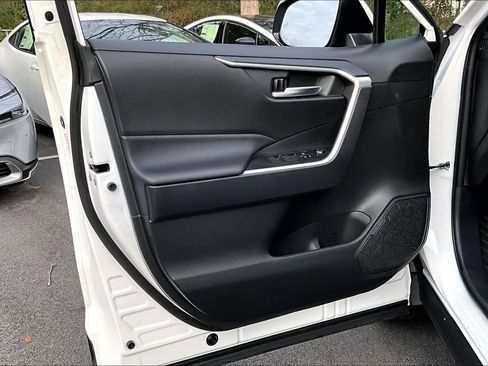 Certified 2025 Toyota RAV4 XLE image 22