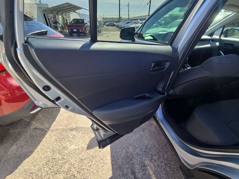 Used 2025 Toyota Corolla Cross LE FWD image 22