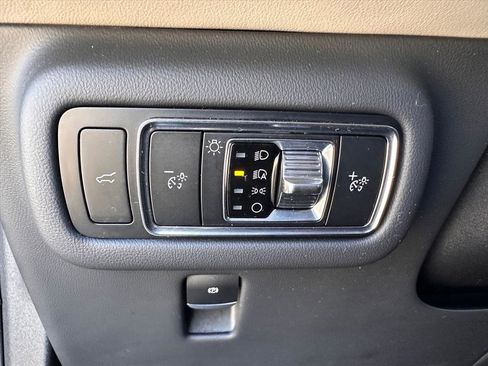 Used 2024 Lincoln Nautilus Reserve image 18