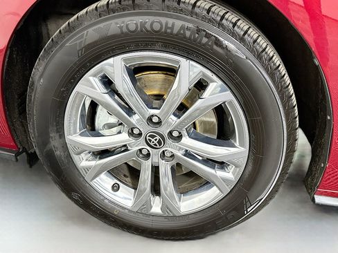 Certified 2023 Toyota Sienna XSE image 33