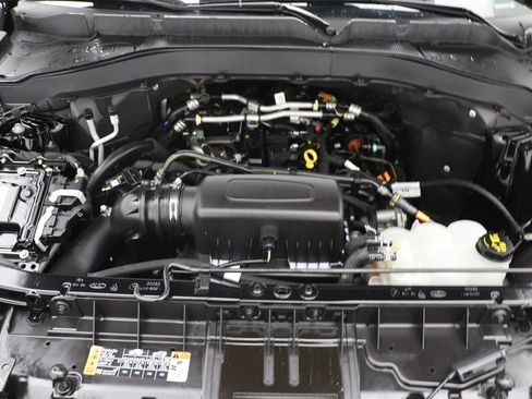 Used 2022 Ford Explorer XLT w/ Equipment Group 202A image 30