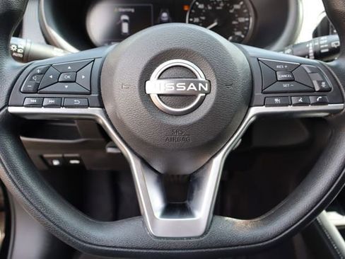 Used 2024 Nissan Kicks SV FWD image 11