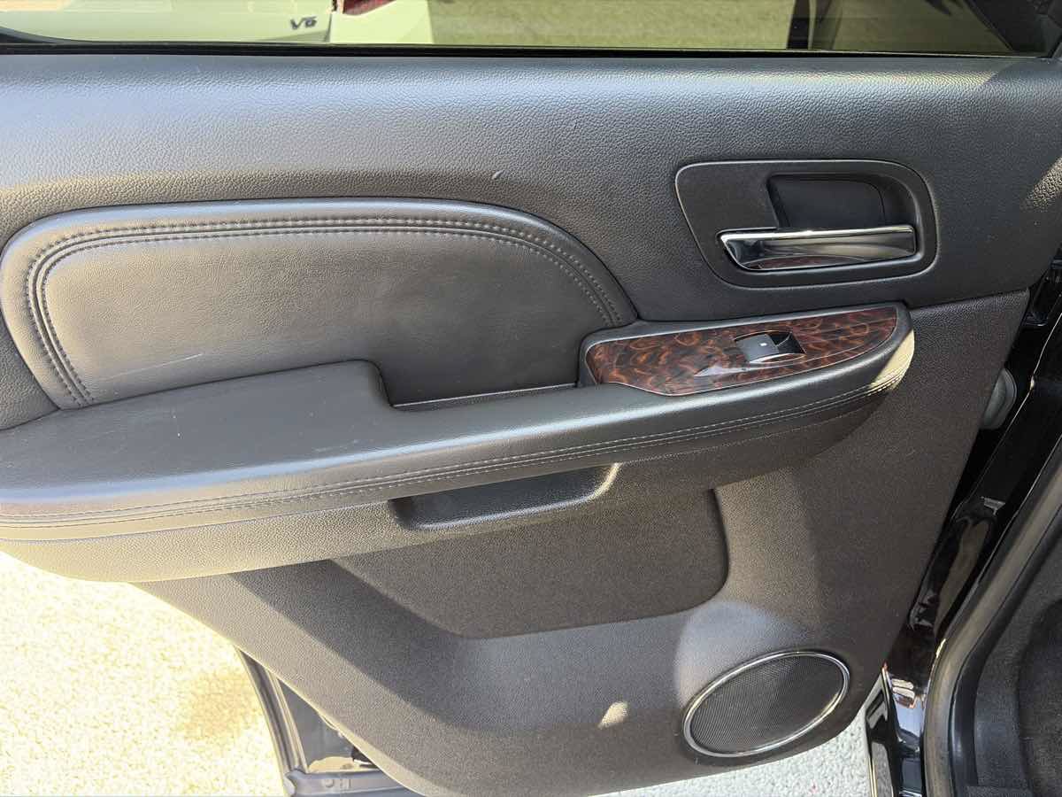 Used 2014 GMC Yukon Denali AWD/4WD image 13