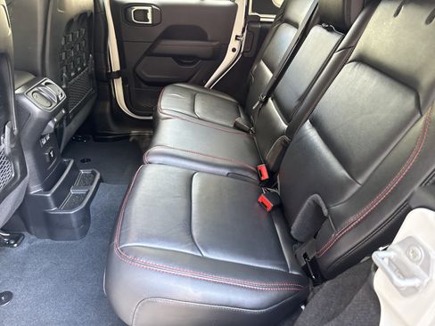 Used 2022 Jeep Wrangler Unlimited Rubicon w/ LED Lighting Group image 24