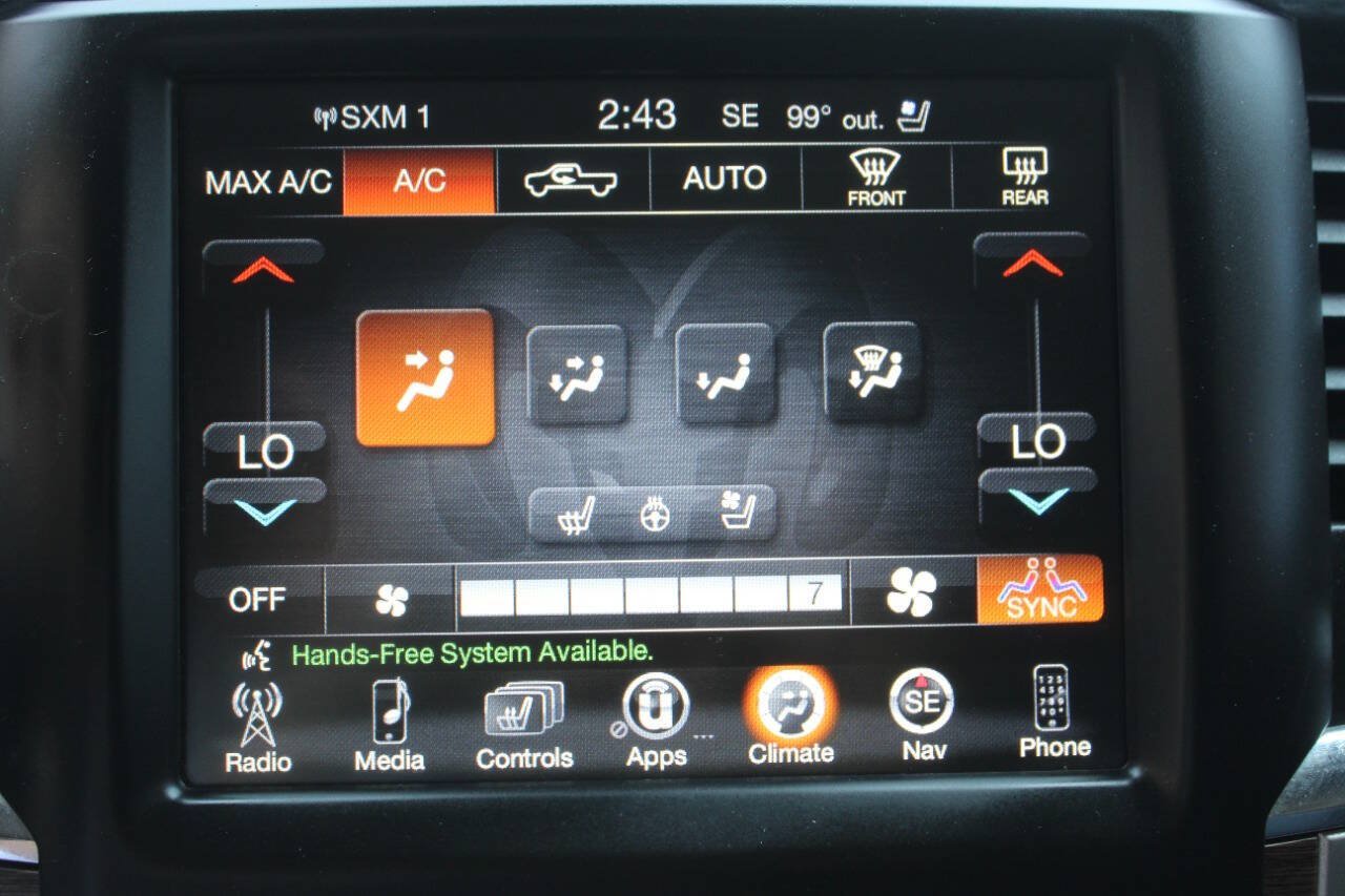 Used 2017 RAM 1500 Laramie w/ Convenience Group AWD/4WD image 24