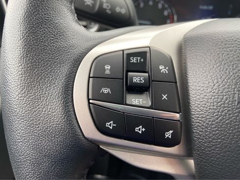 Used 2023 Ford Explorer XLT w/ Equipment Group 202A AWD/4WD image 30