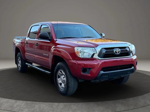 Used 2013 Toyota Tacoma PreRunner w/ SR5 Pkg RWD image 3