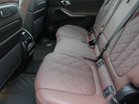 Certified 2024 BMW X7 xDrive40i w/ Climate Comfort Package image 32