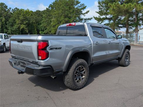 Used 2024 Chevrolet Colorado ZR2 w/ ZR2 Convenience Package III AWD/4WD image 5