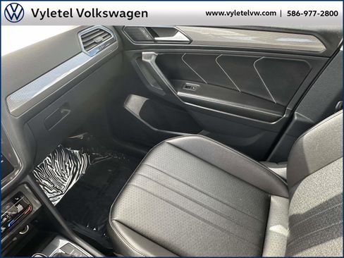 Certified 2023 Volkswagen Tiguan SE image 31