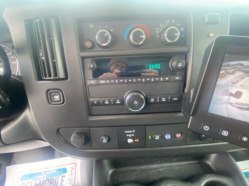 Used 2021 Chevrolet Express 3500 w/ Power Convenience Package image 32