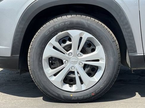 Used 2024 Chevrolet Trax LS FWD image 34