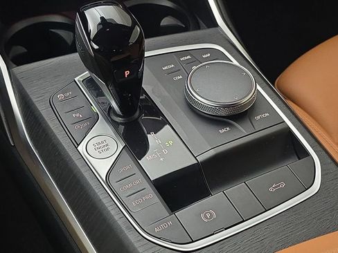 Certified 2022 BMW 430i Convertible w/ Convenience Package image 21